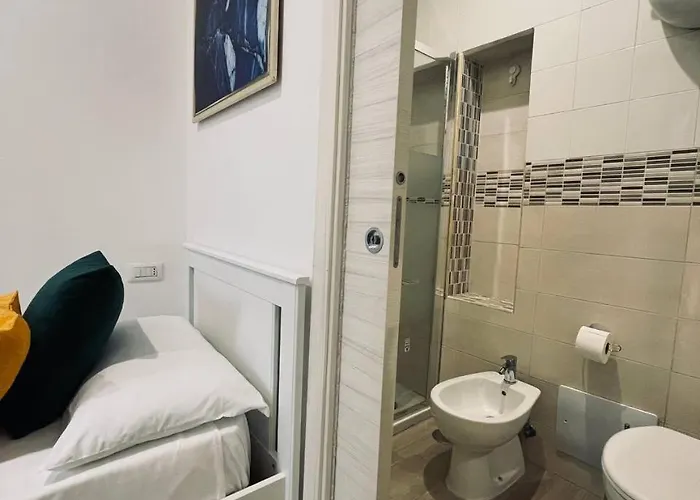 Np Spaccanapoli Pensión 4*